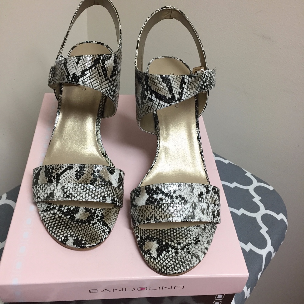 Bandolino Snake Skin print 10M